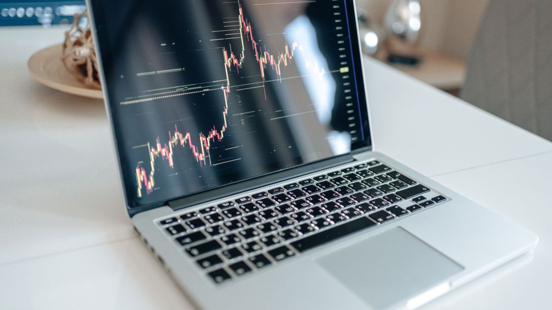 Dólar fecha em queda, a R$ 5,19, com taxa de emprego nos EUA; Ibovespa sobe
